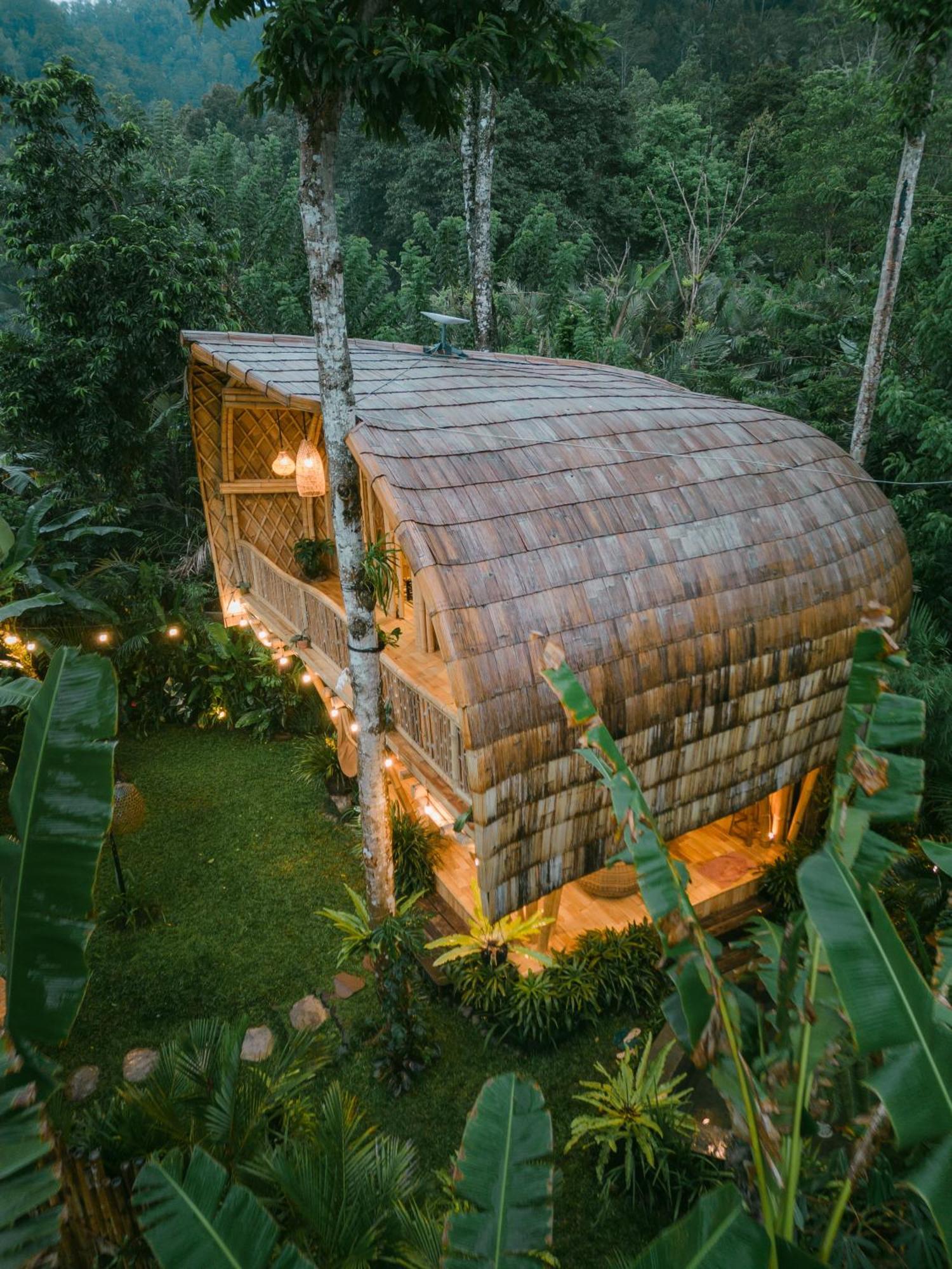 Alamvaya Bali Bamboo House Villa Сидемен Екстериор снимка