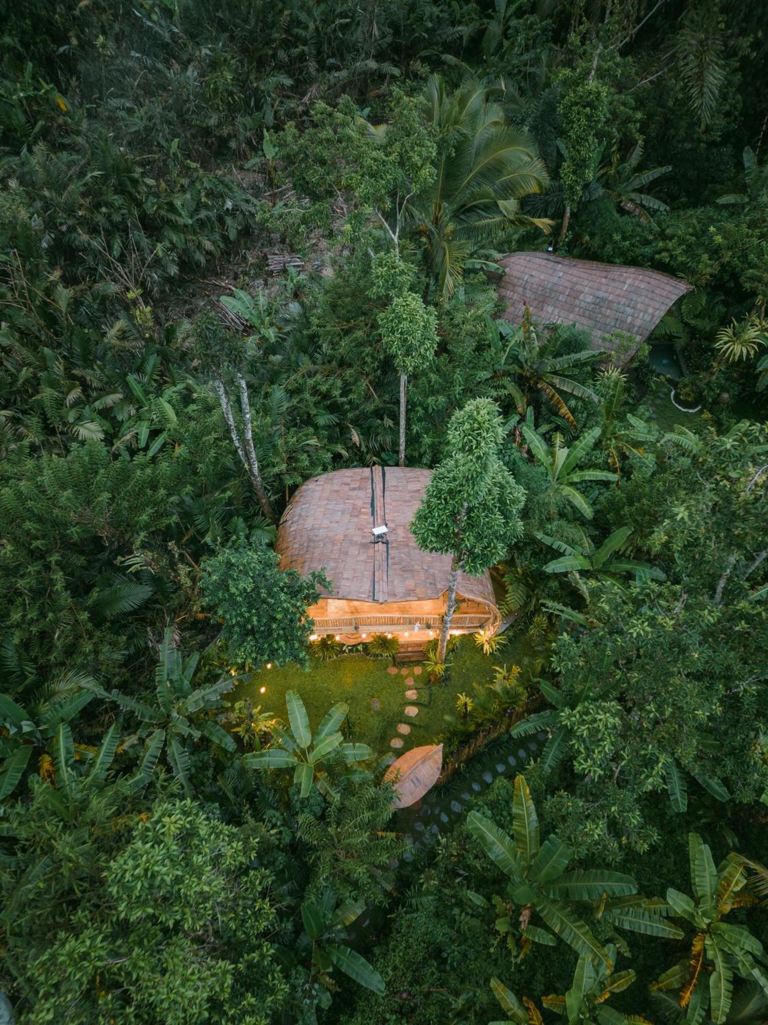 Alamvaya Bali Bamboo House Villa Сидемен Екстериор снимка