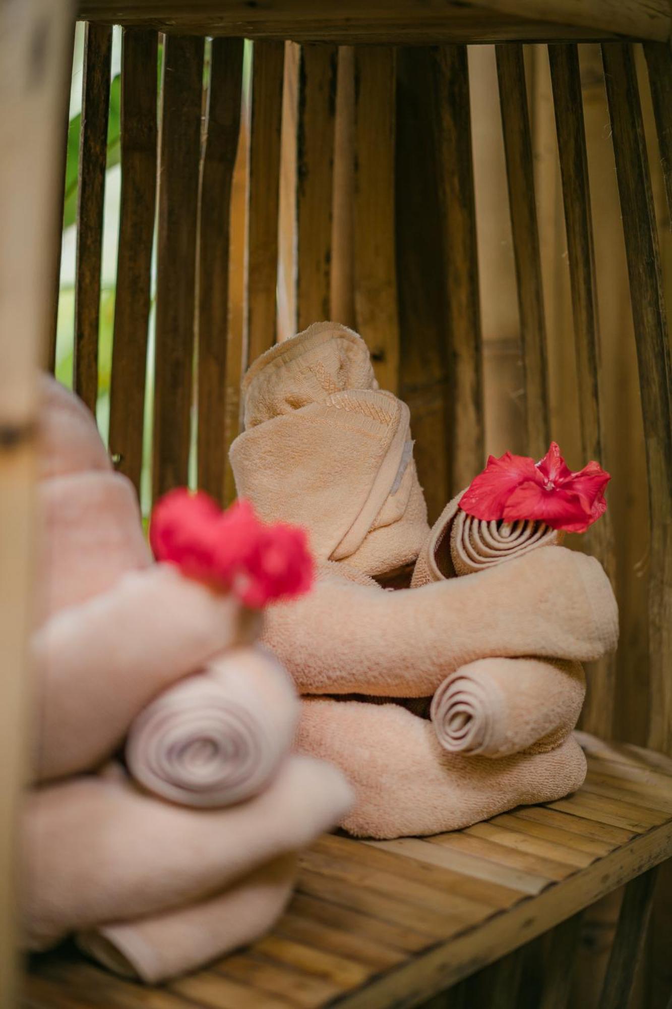 Alamvaya Bali Bamboo House Villa Сидемен Екстериор снимка