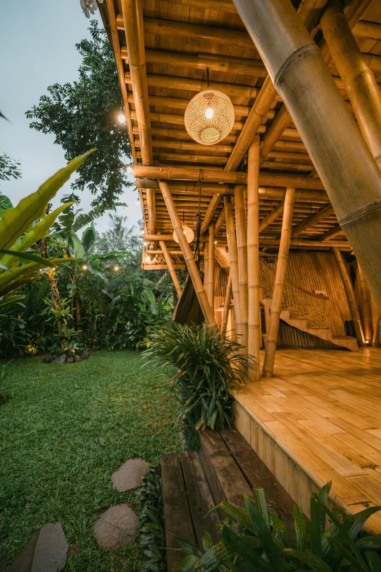Alamvaya Bali Bamboo House Villa Сидемен Екстериор снимка