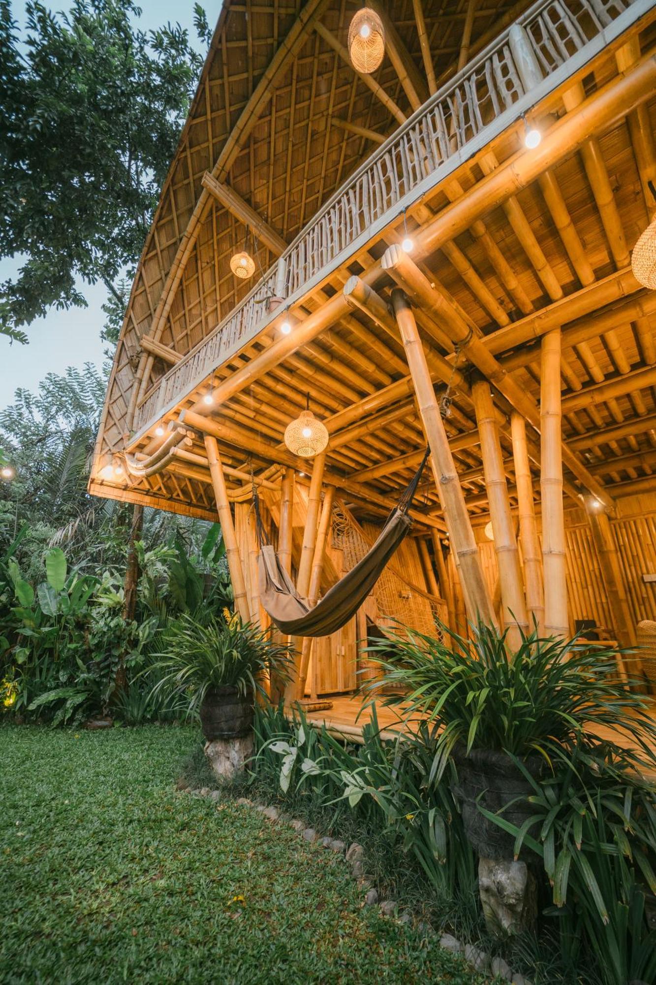 Alamvaya Bali Bamboo House Villa Сидемен Екстериор снимка