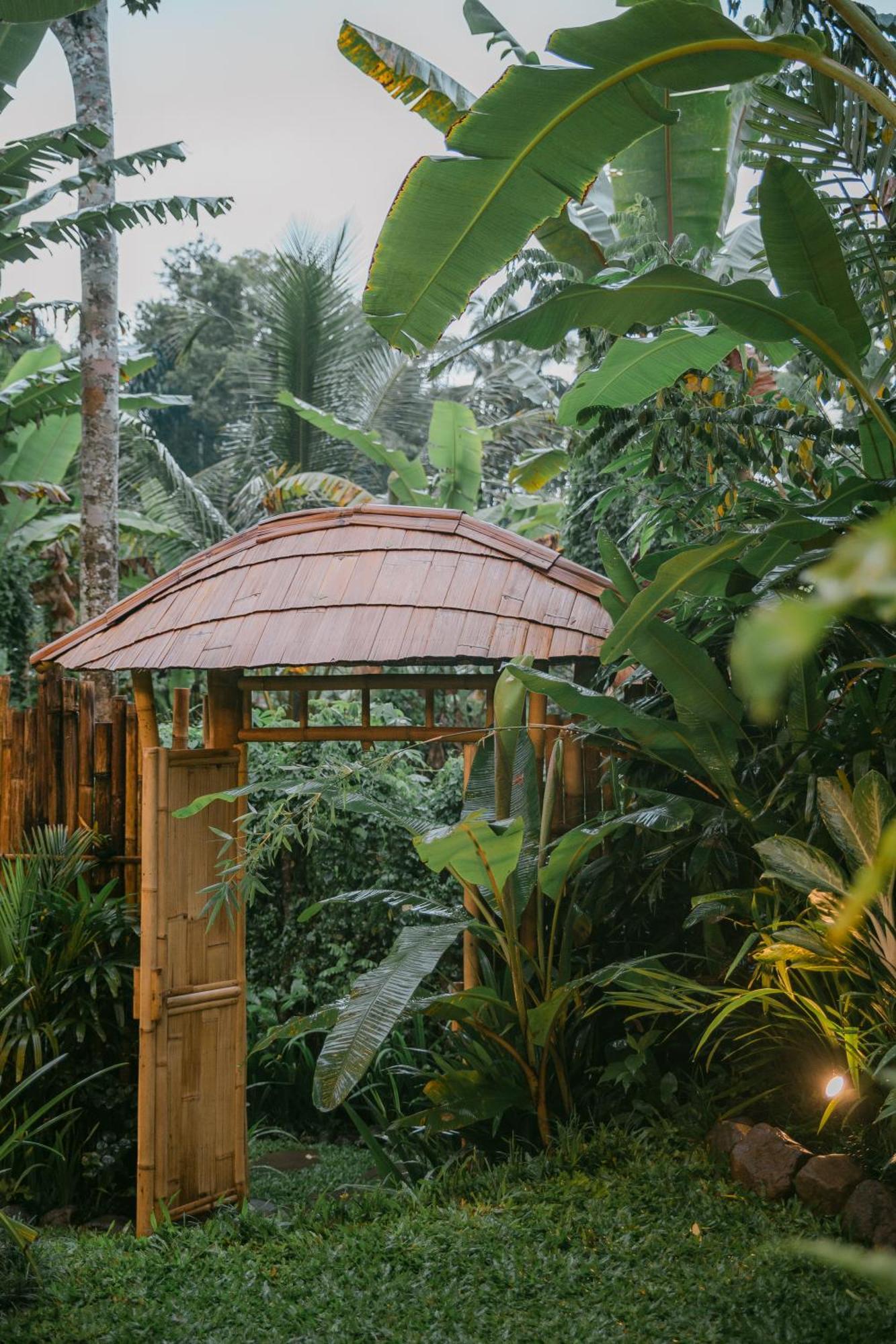 Alamvaya Bali Bamboo House Villa Сидемен Екстериор снимка