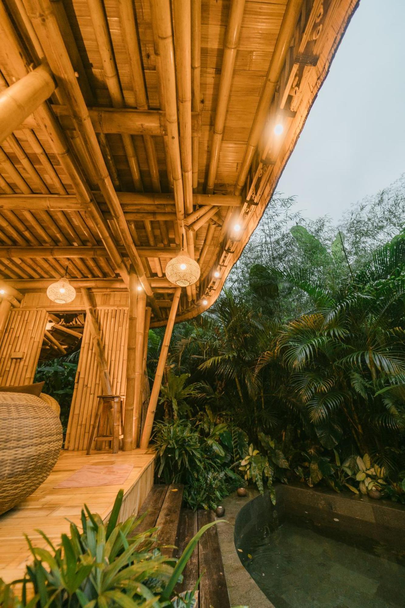 Alamvaya Bali Bamboo House Villa Сидемен Екстериор снимка